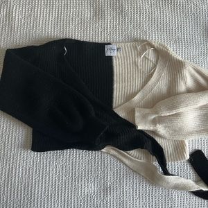 Princess Polly black and white cropped sweater. Size 2